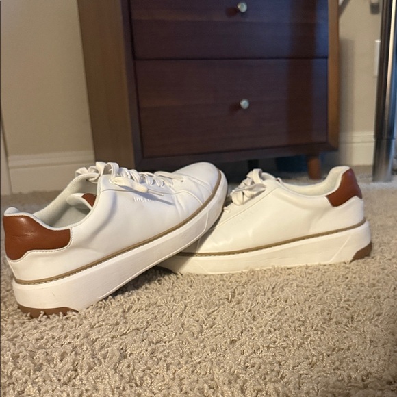 Tommy Hilfiger White and Brown Sneakers - Picture 1 of 1